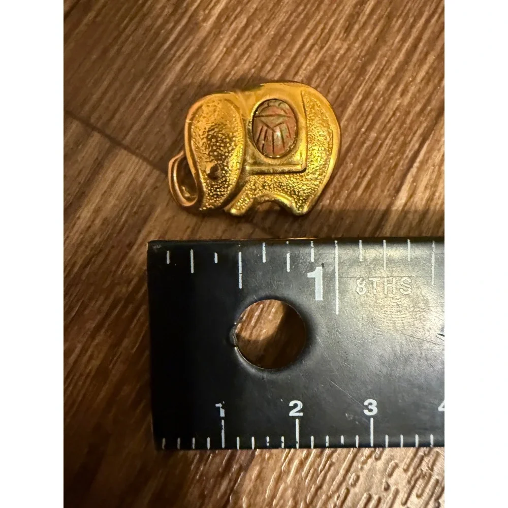 Vintage TS Gold Tone Elephant Brooch Pin with Carved Scarab Beetle‎ Inlay